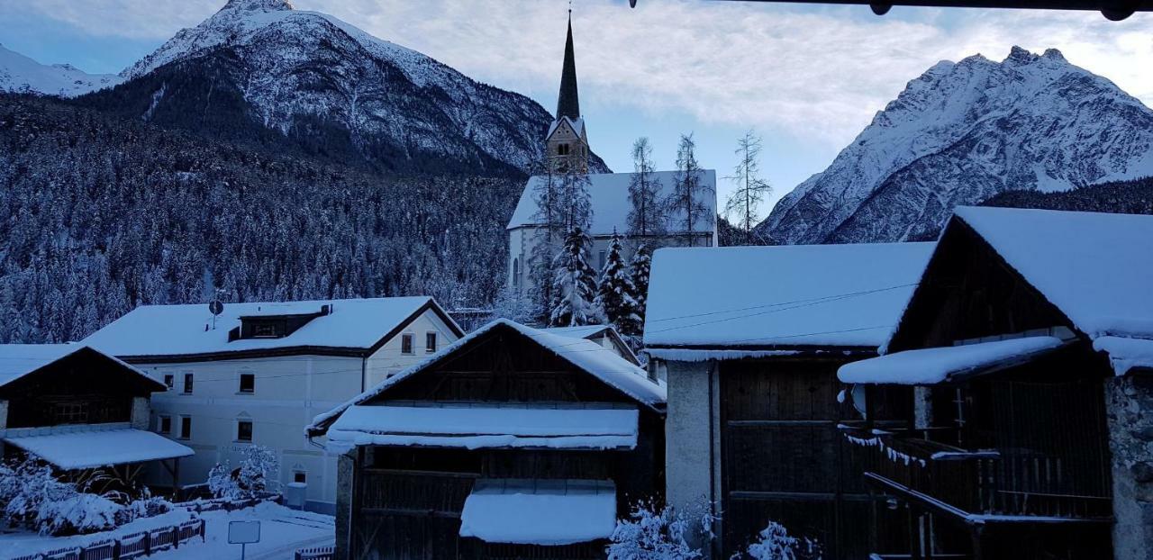 Ferienwohnung Schombrina 127 Scuol Exterior photo