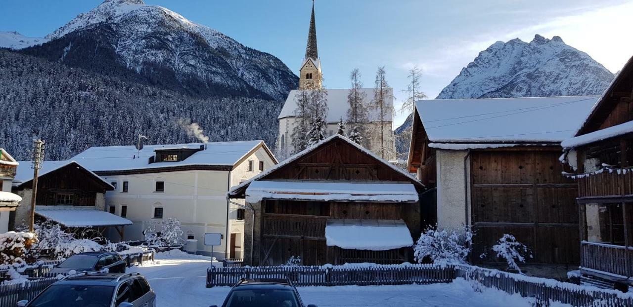 Ferienwohnung Schombrina 127 Scuol Exterior photo