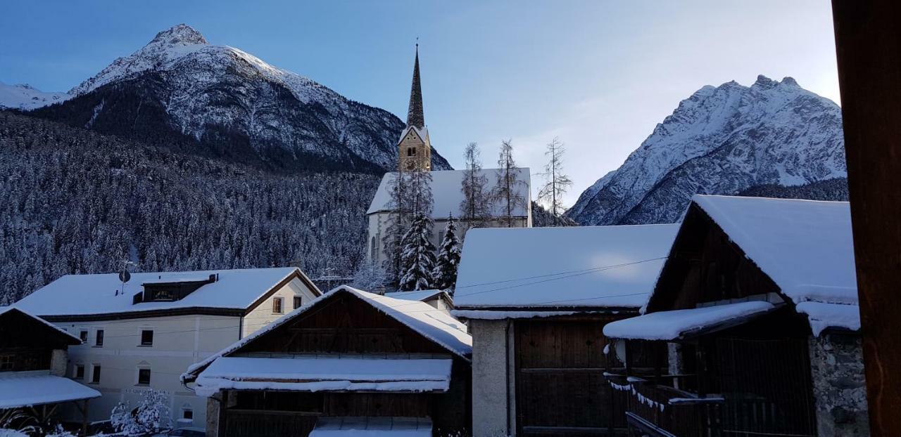 Ferienwohnung Schombrina 127 Scuol Exterior photo